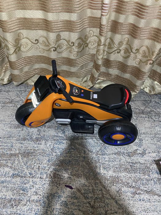 Bolalar elektr mototsikli (3 g'ildirakli) — Holati ideal!