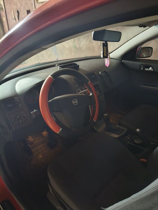 Vând mașină Volvo S40