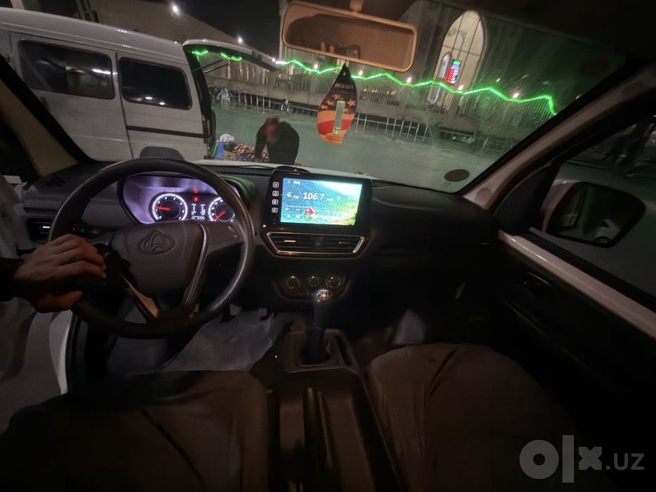 Машина сотилади