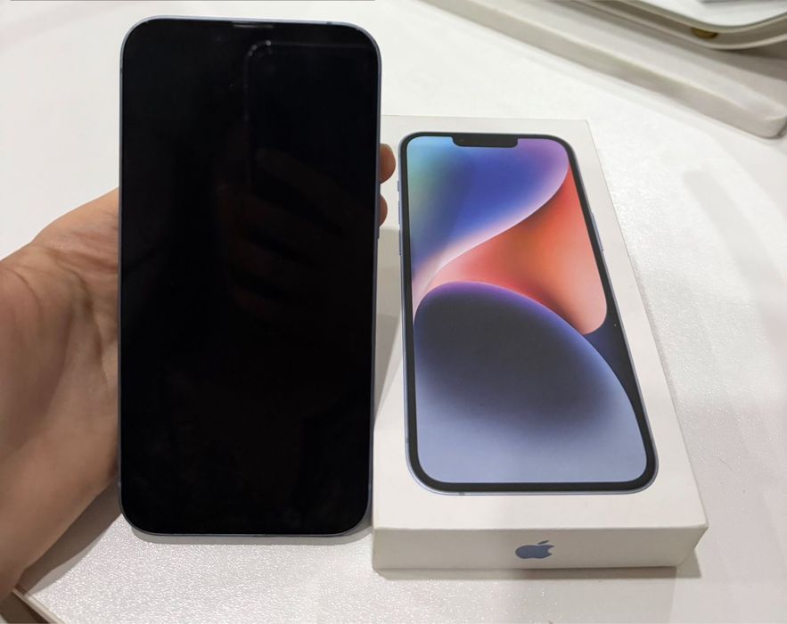 Продам Айфон 14 не вскрылся