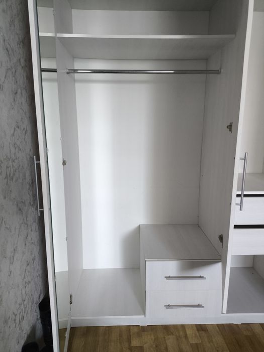 Шкаф в отличном состоянии