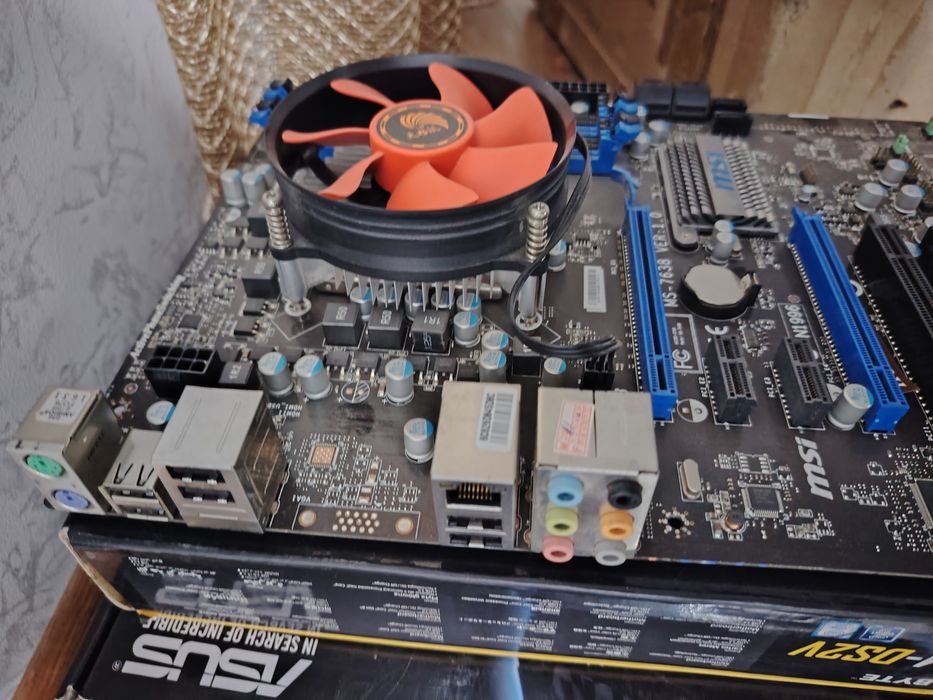 Мат. Плат H55 и проц i3 540ozu 4gb.