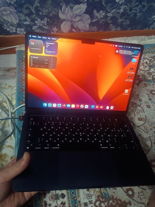 Продаю Macbook Air M2 256gb