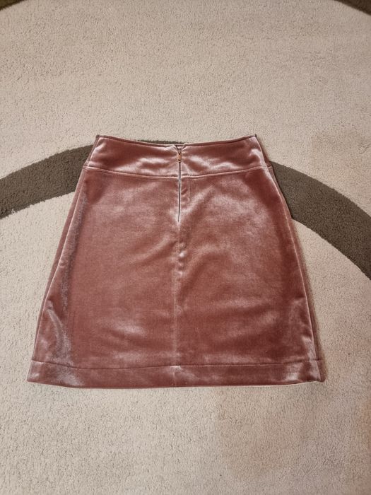 Бутикова плюшена пола