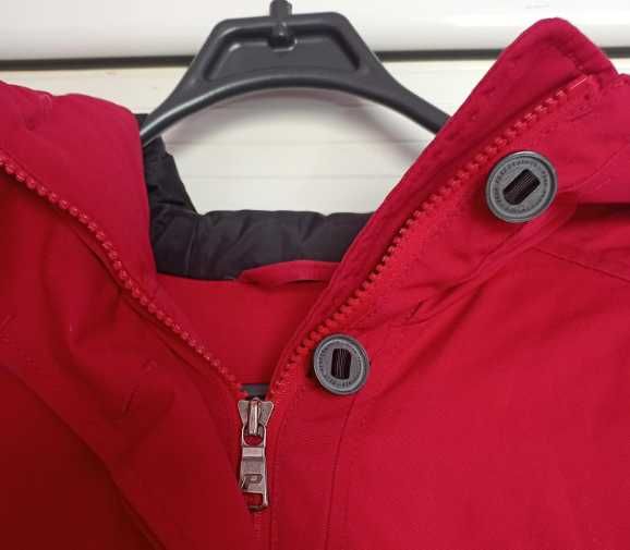 Оригинално яке Peak Performance