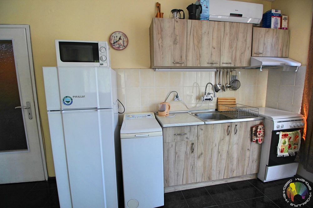 Дава се под наем Тристаен апартамент в Бургас, Център - 76 кв.м за 510 € - Снимка #12