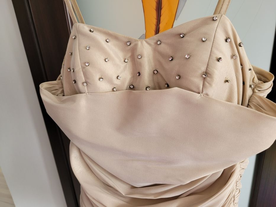 Vând rochita eleganta S