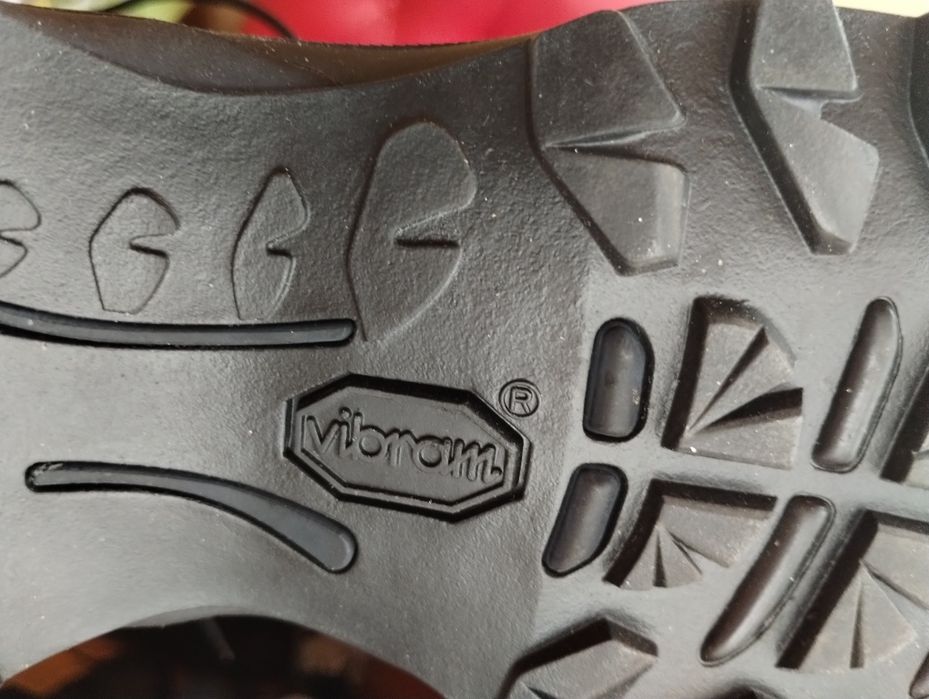 Bocanci italienesti carabinieri Vibram 44