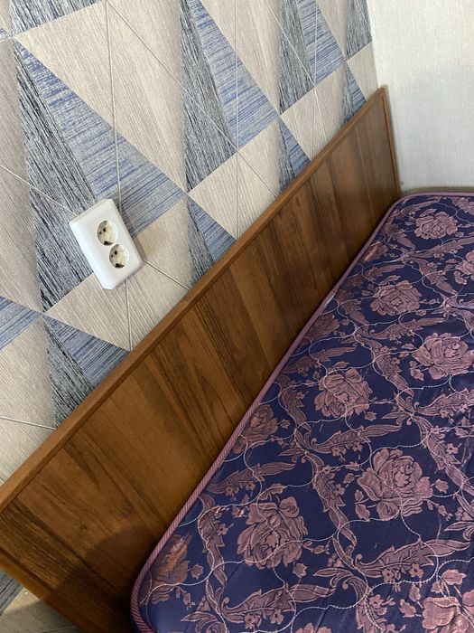 Двуспальная кровать