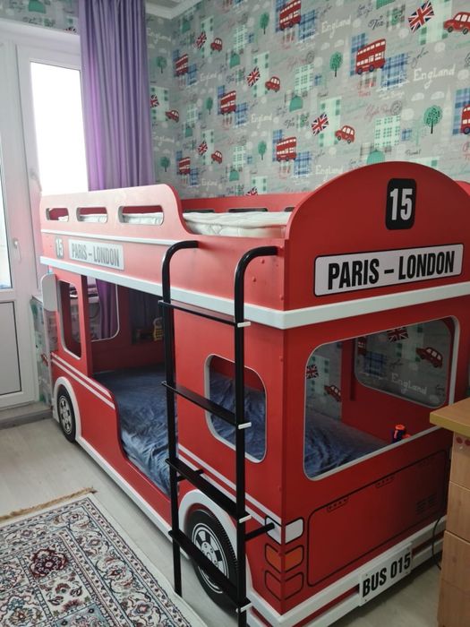 Двухярусная детская кровать