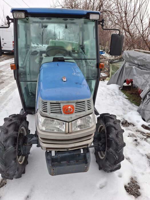 Продавам японски трактор  Исеки Ат 30.