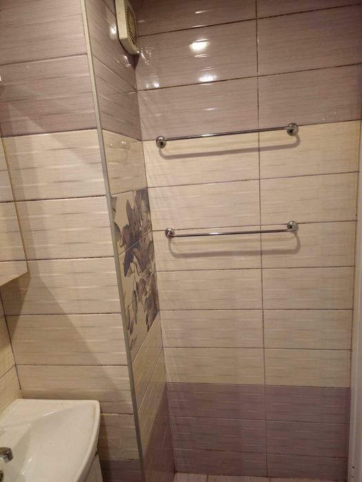 Продава се Четиристаен апартамент в Варна, Цветен квартал - 105 кв.м за 1905 €/кв.м - Снимка #11