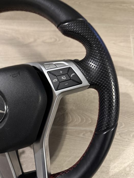 Волан Mercedes W212 AMG Мерцедес с пера