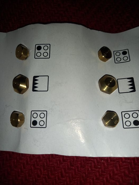 Vând set diuze aragaz