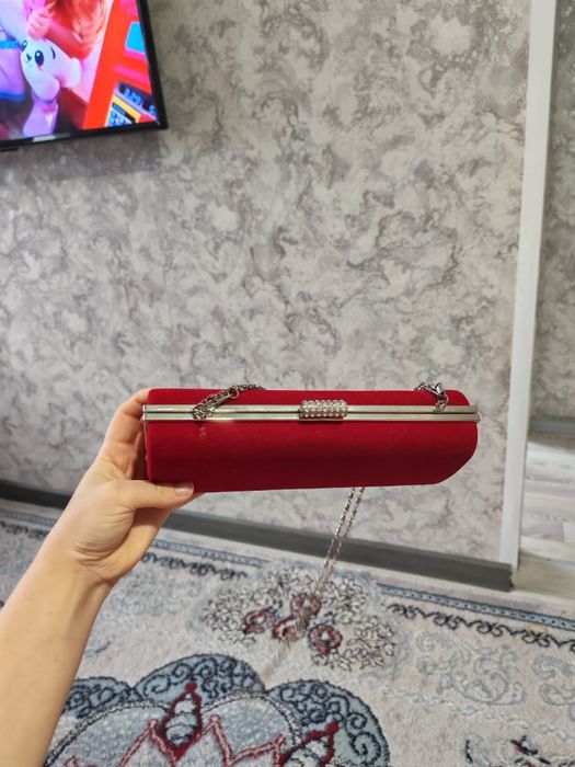 Продам 2 сумочки маленькие