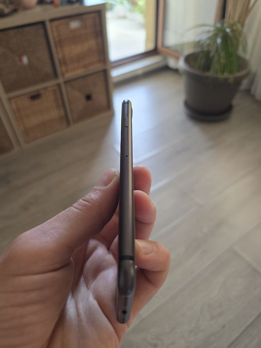 Iphone 8, 64gb, baterie 100%, garantie valabila