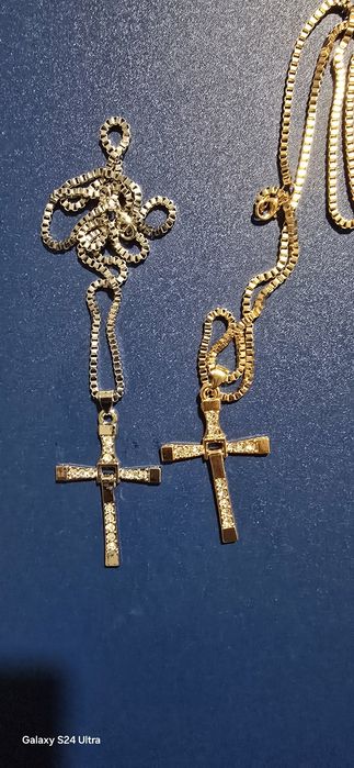 Колие Кръста на Вин Дизел (Домимик Торетојот
Бързи и Яростни