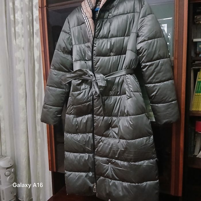 Jenskiy balonniy kurtka sotiladi. Fendi.