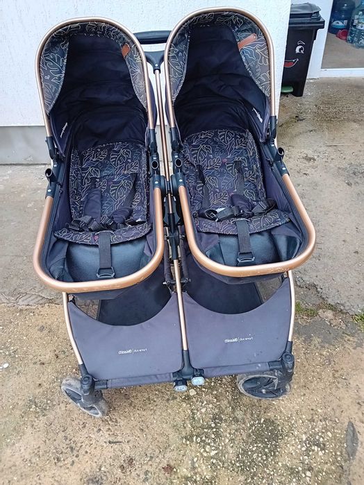 Количка за близнаци