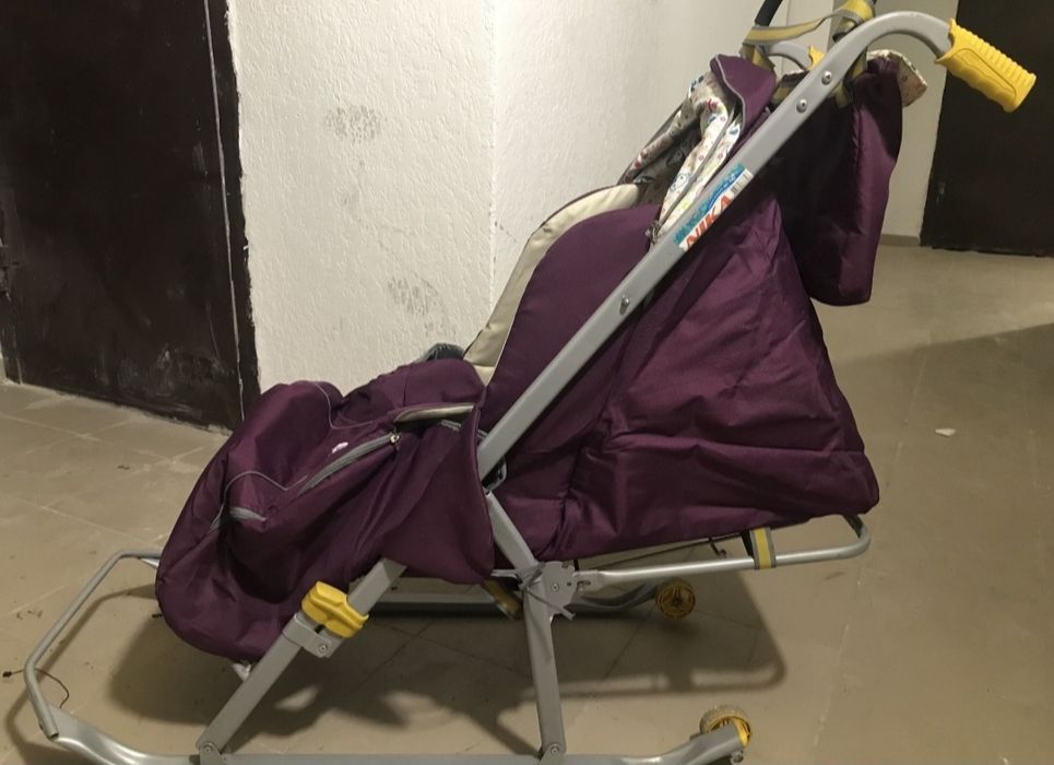 Продам санки коляска  в отличном состоянии