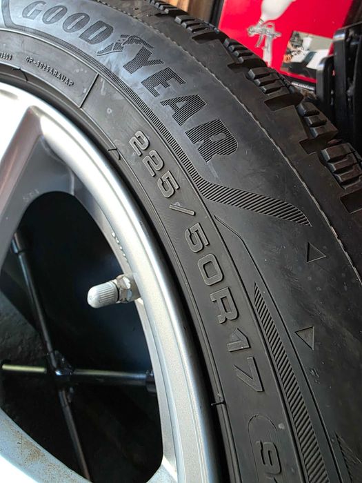 Джанти + Зимни гуми Mercedes 17 инча 5x112 Dezent 225 50 17