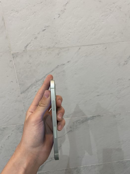 iPhone 12 128gb.