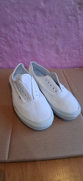 Teniși Vans mărimea 44,5,  10,5 man, 12 women