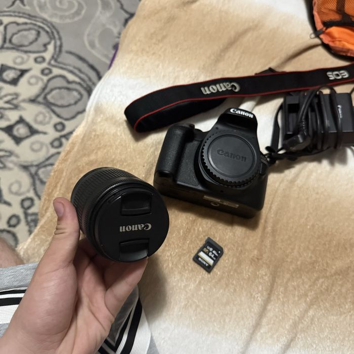 Canon 4000d Body+ Obiectiv 15-55ms+Sd Card 64gb +Curea +Acumulator+ Baterie