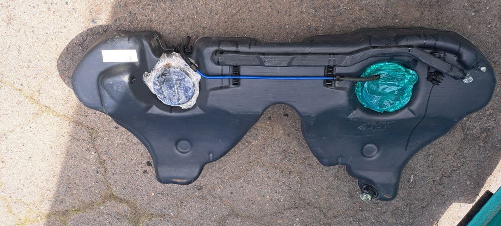 Бензобак на BMW 320 E36