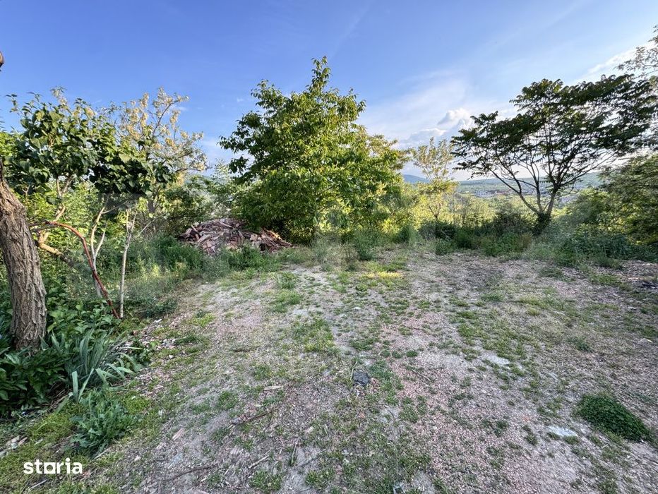 Teren intravilan de vanzare, 250 mp, ideal parcare sau depozitare