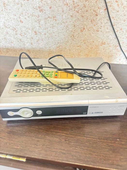 Продам спутниковый ресивер (тюнер) Openbox F-300FTA