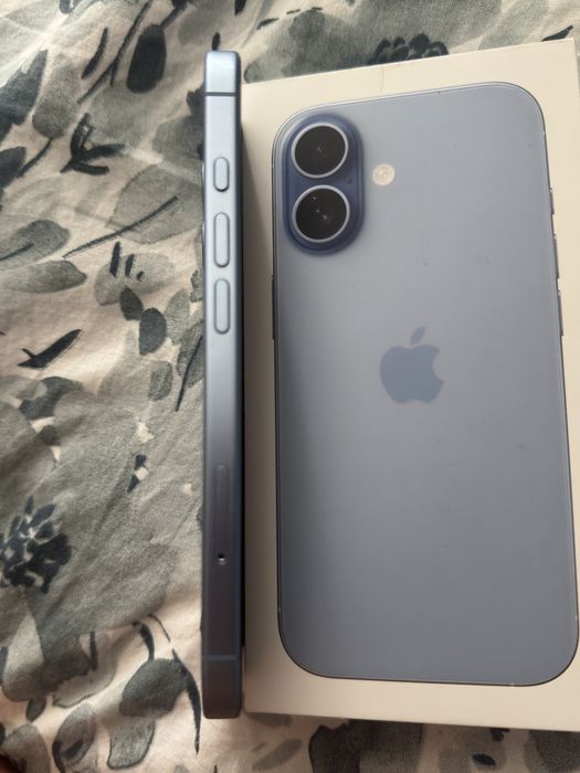 Айфон Iphohe 17 25gb blue