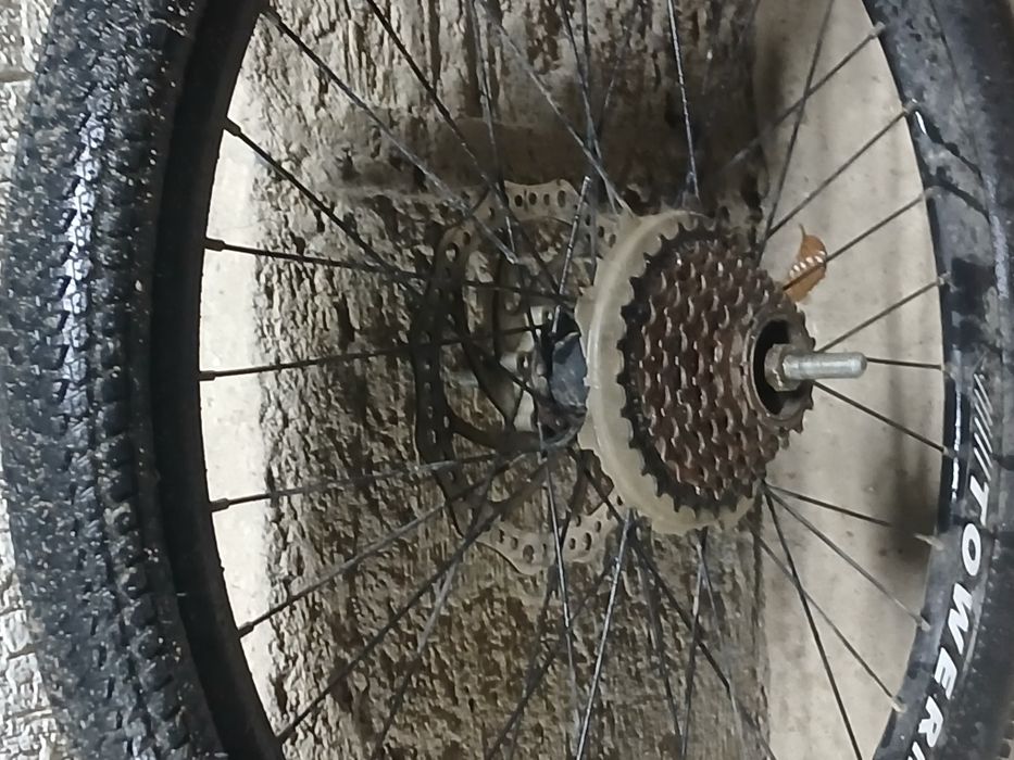 Продаётся  калесы для велосипед