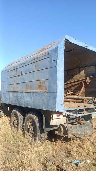 продам ЗИЛ 131 с будкой