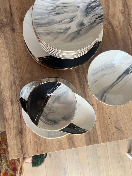 Продам красивый сервиз