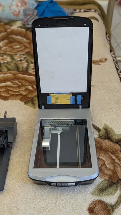 Планшетный сканер Epson