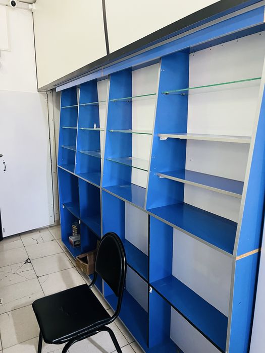 Продается мебель аптечная б/у