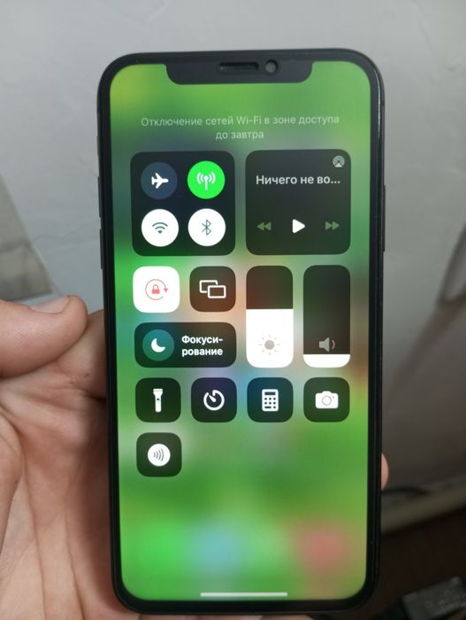 iPhone X  Читай описание