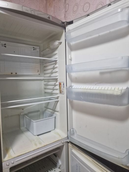 Продам холодильник дешово 8000