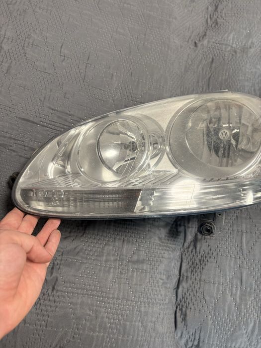 Оригинални халогенни фарове за Golf 5.