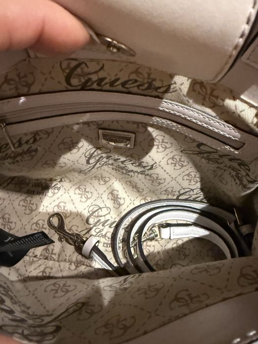 Оригинална чанта Guess. Като нова!
