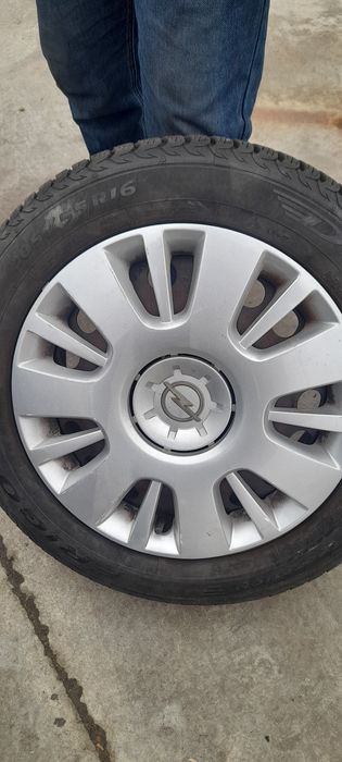 Anvelope iarna 205,/55/16 cu jante opel