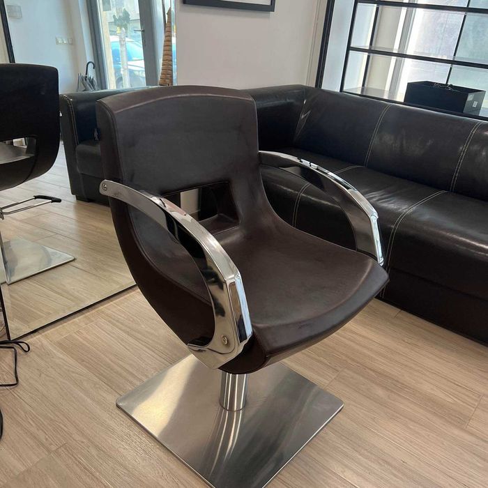 Фризьорски стол -