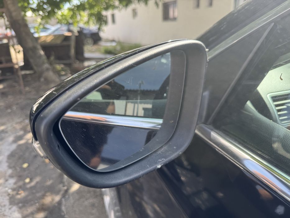 Oglinda stanga LC9X Volkswagen Passat B7 2.0 TDI CFFB Break