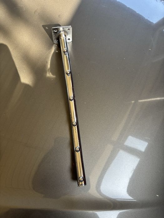 Кранштейны для магазина одежды