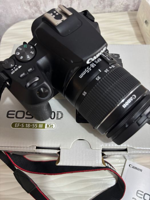 Фотоаппарат зеркальный CANON