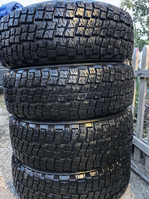Шины 235 / 75 R15