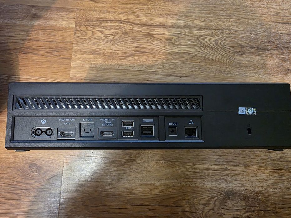 Xbox ONE [с ПОДАРЪК 6 игри]