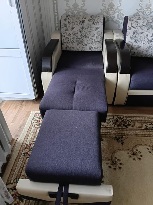 Продам диван и два кресла