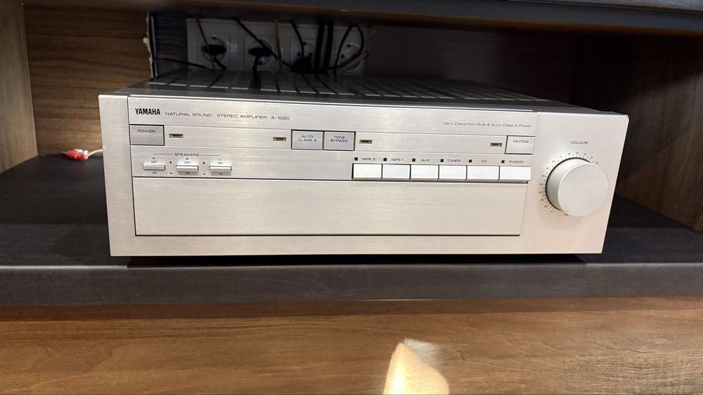 Стерео усилвател Yamaha A-1020 / 2х125w на 8 ома